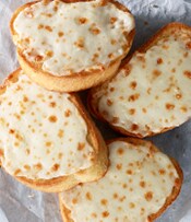 Order Cheese Bread food online from Pizza Hut store, Wadsworth on bringmethat.com